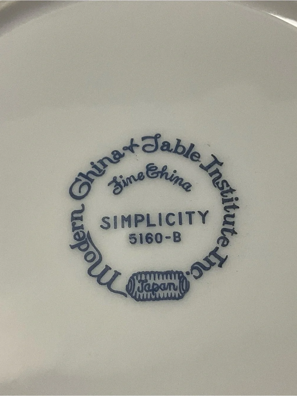 4 China & Table Institute Simplicity Coupe Soup Bowls